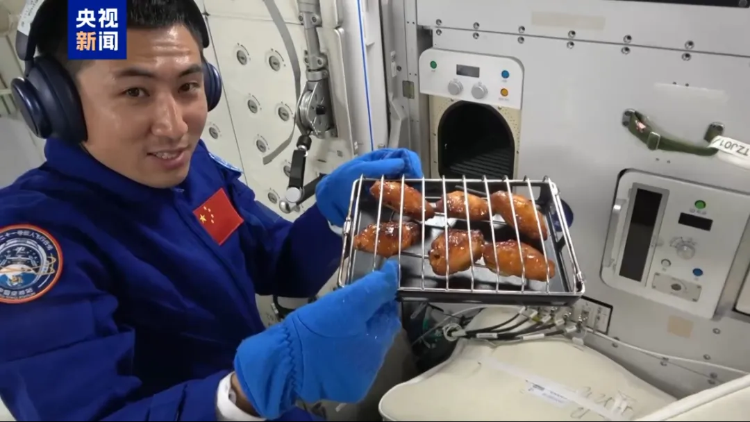 雞翅真“飛”上天了！揭秘中國航天“太空吃播”背后的硬“食”力